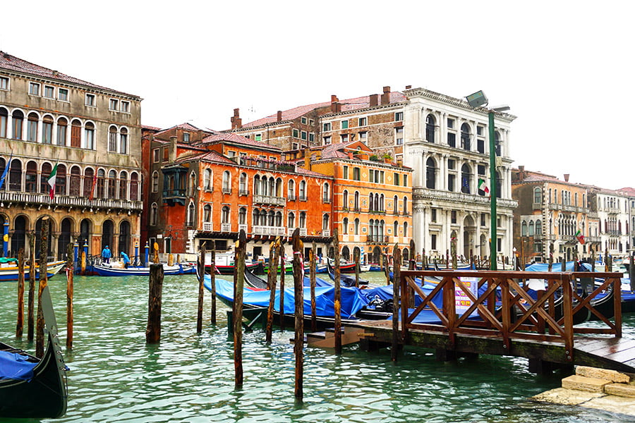 montar en gondola en venecia