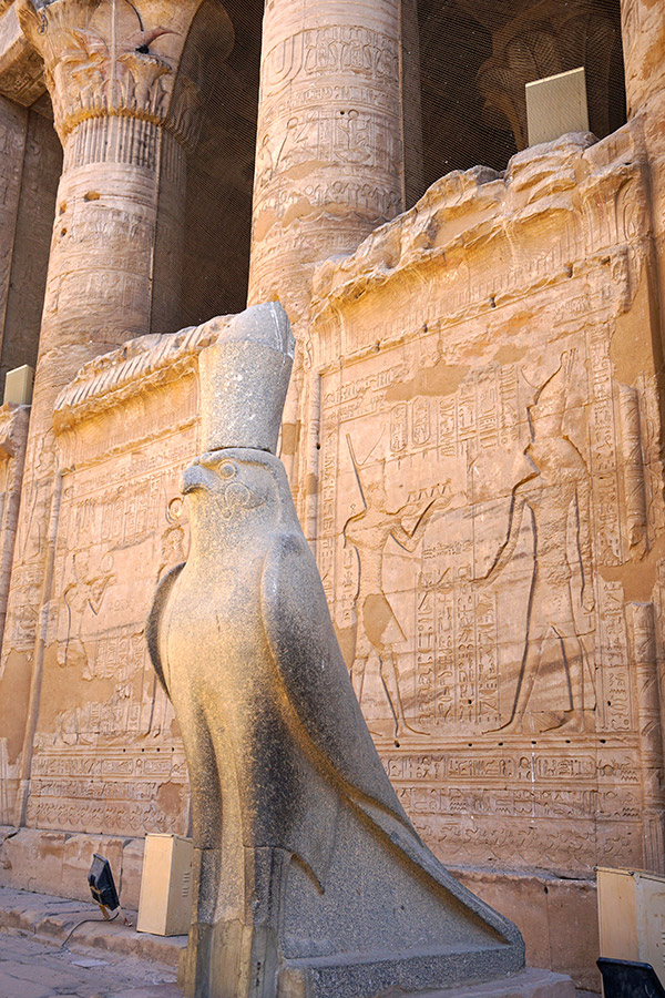 estatua de horus en Edfu