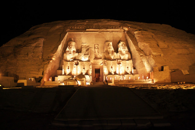 Abu Simbel espectáculo nocturno