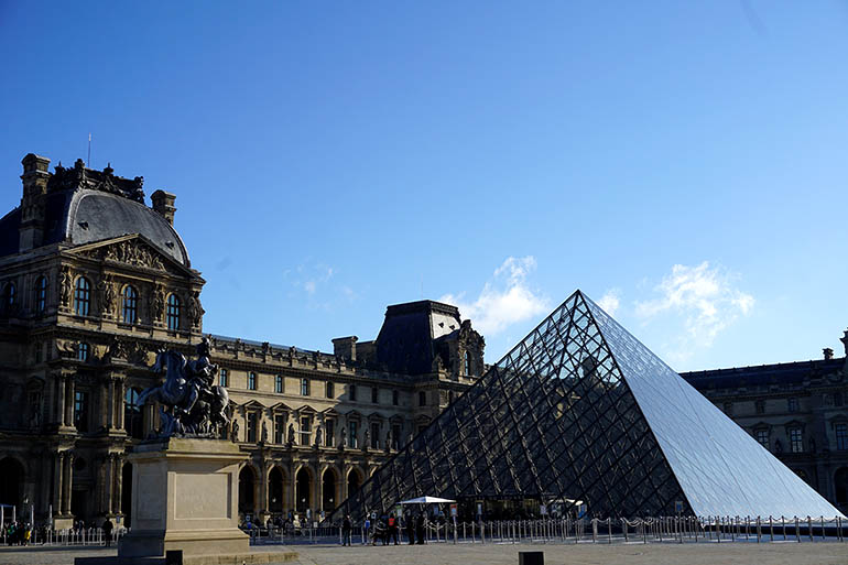 Cuánto cuesta una entrada al Louvre