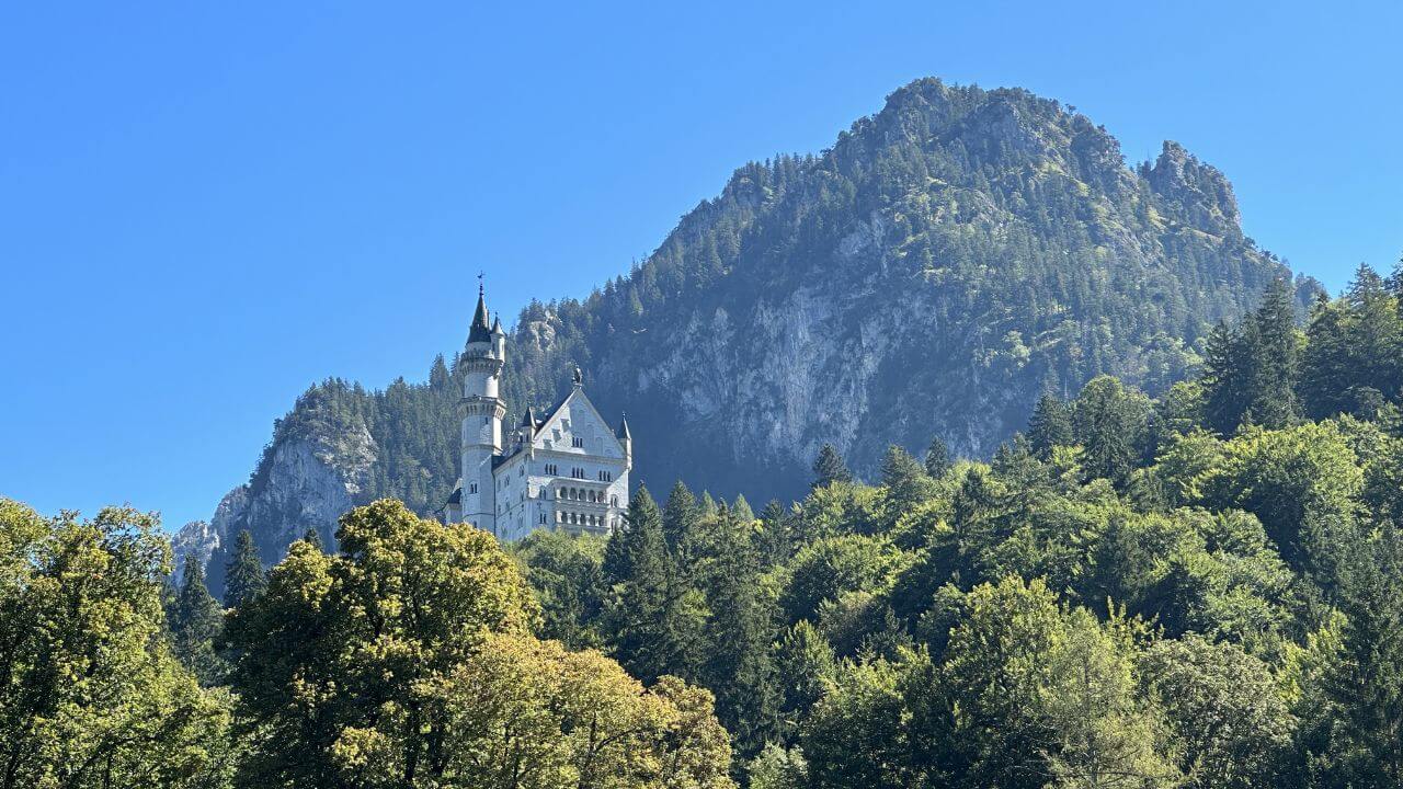 Subida a pie al castillo de Neuschwanstein