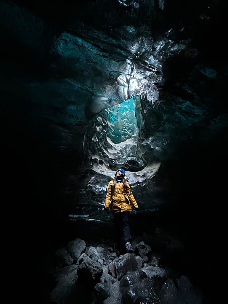 cuando visitar cueva hielo islandia